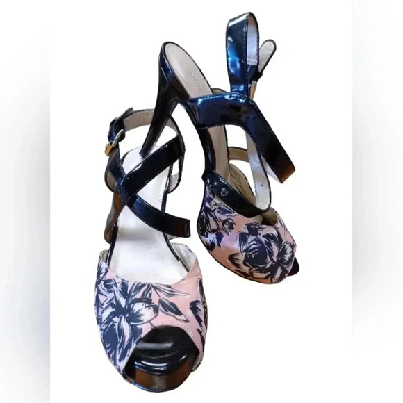Nine West Strappy Open  Toe High Heel Pink Floral High Heels Size 8M - Picture 2 of 11